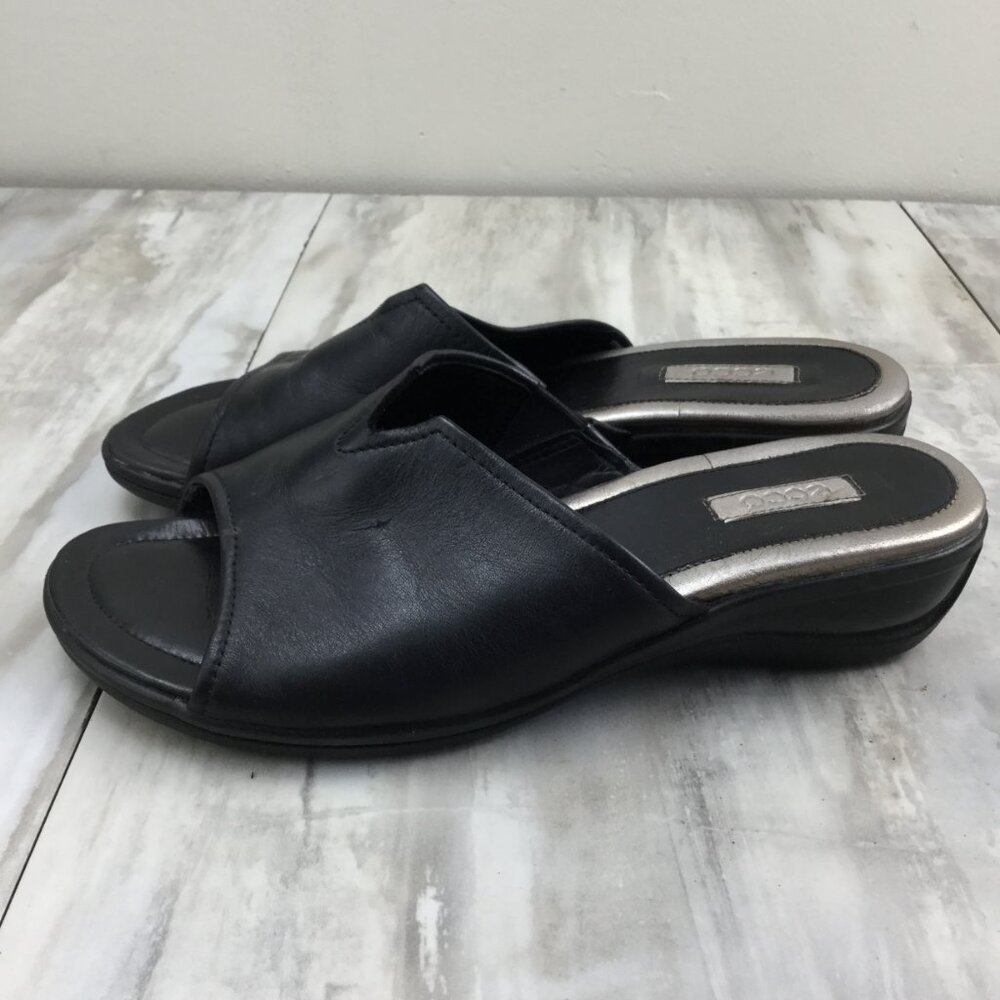 ECCO Black Sandal 38 - Picture 5 of 10